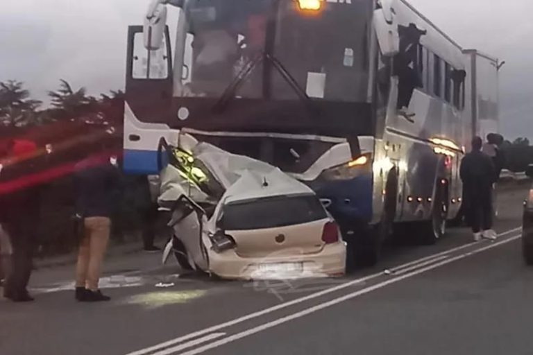 FIVE DEAD, DOZENS INJURED IN N6 BUS AND CAR COLLISION! - Akasia Express